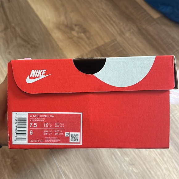 SOLD!!!! Nike Panda Dunks - Picture 4 of 4